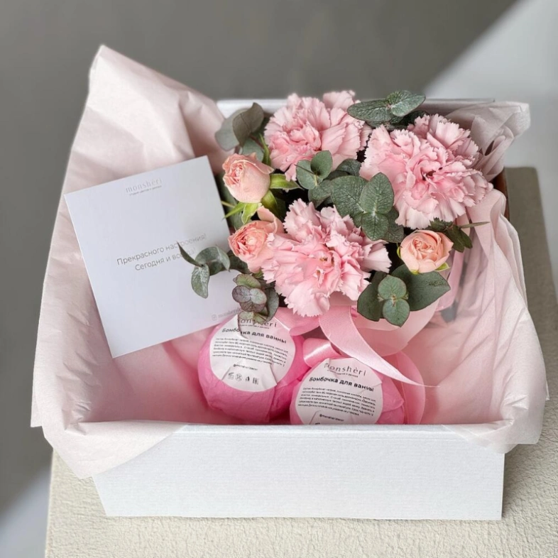 Подарочный бокс с бомбочками «Розовые мечты»