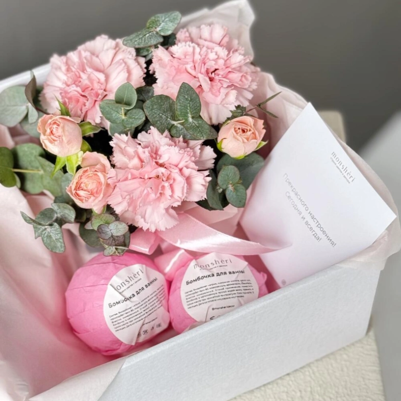 Подарочный бокс с бомбочками «Розовые мечты»