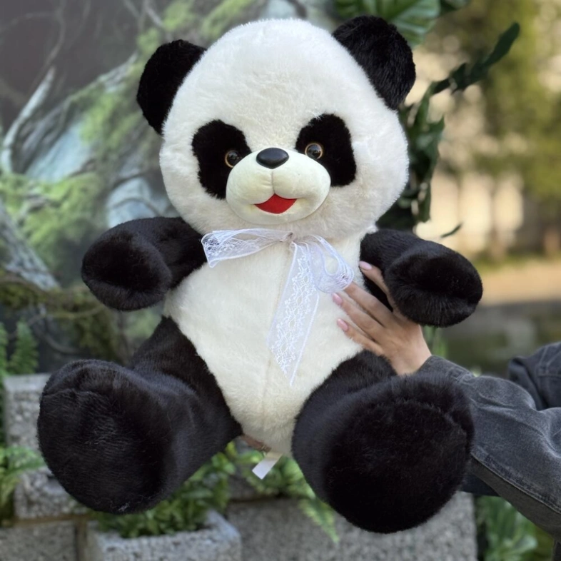 Мишка Панда вегетарианец - любит бамбуковые листья