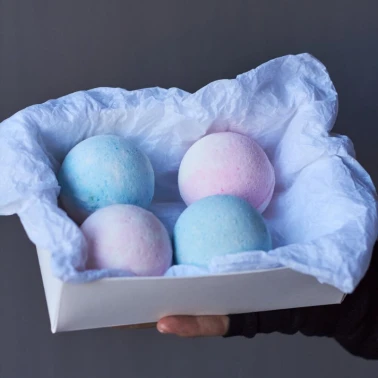 Бокс с бомбочками розово-голубой 4 шт в наборе