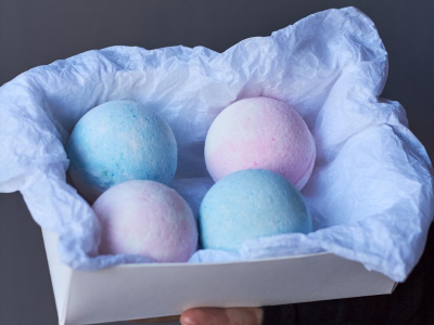 Бокс с бомбочками розово-голубой 4 шт в наборе