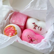 Ароматные бомбочки для ванны Love is 0