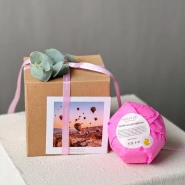 Подароный бокс с гигантской бомбочкой ( внутри утка) 0