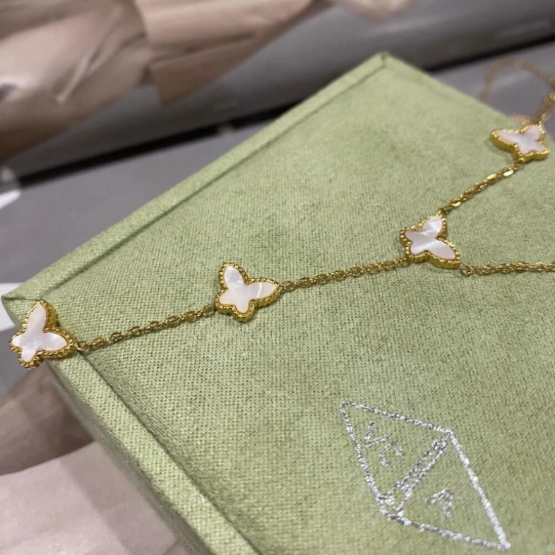 Колье на цепочке в стиле Van C