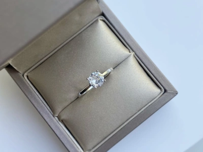 Кольцо классика из ювелирной коллекции « MOONSHéRI» 💍