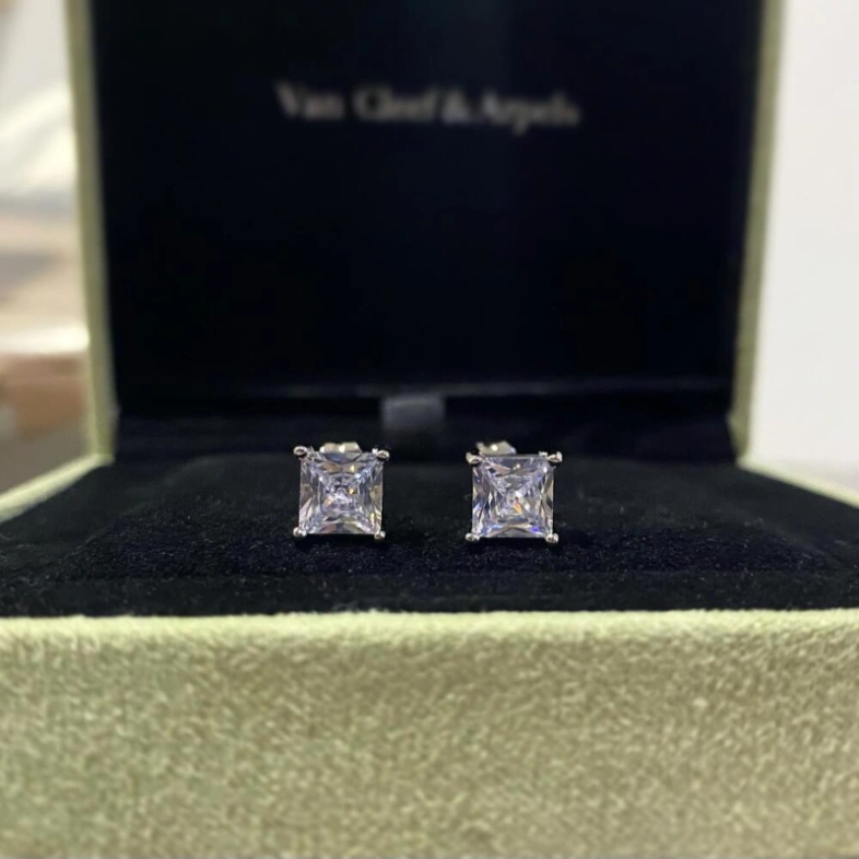 Серьги пусеты с цирконами