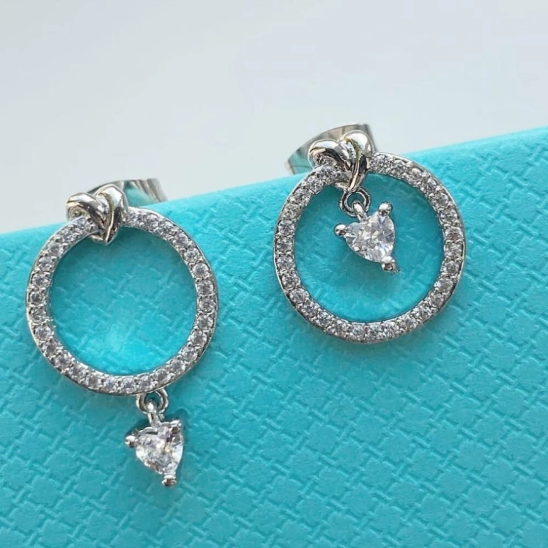 Серьги асимметрия с фианитами