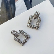 Серьги массивные для вечернего образа 2