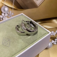 Стильные серьги в современном исполнении 3