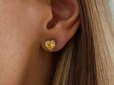 Серьги-гвоздики «Сердце» с желтым фианитом