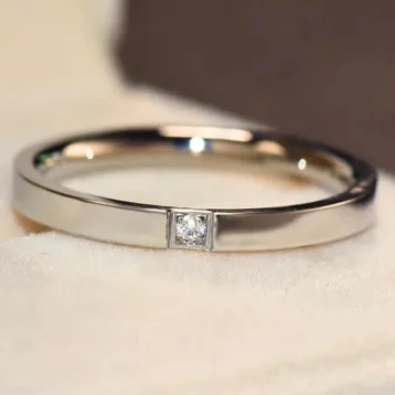 Кольцо с фианитом