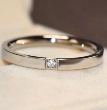 Кольцо с фианитом