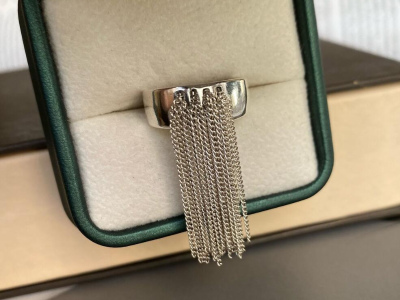 Кольцо с цепочками