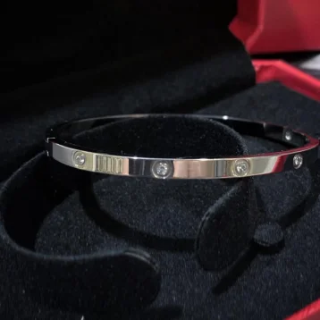 Браслет с фианитами