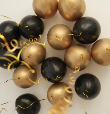 Шары под потолок ( хром золото, матовые черные)