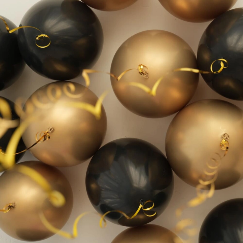 Шары под потолок ( хром золото, матовые черные)