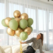 Шары под потолок ( матовые оливковые, хром золото) 3