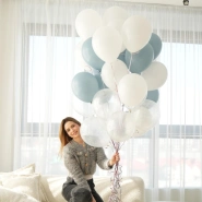 Шары в потолок ( небесно-голубые, белые, конфетти) 3