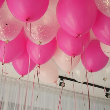 Шары в потолок ( матовые ярко-розовые, конффетт, нежно-розовые)