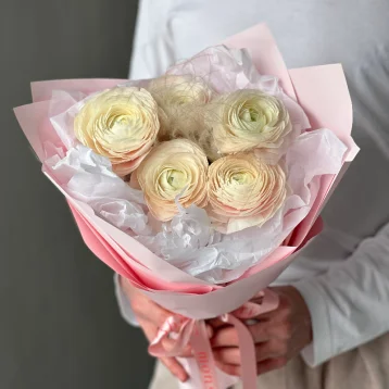 Ранункулюсы в нежной упаковке 