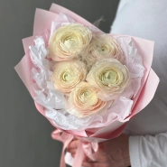 Ранункулюсы в нежной упаковке  2
