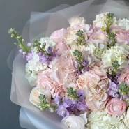 Ароматный сборный букет с ранункулюсами 3