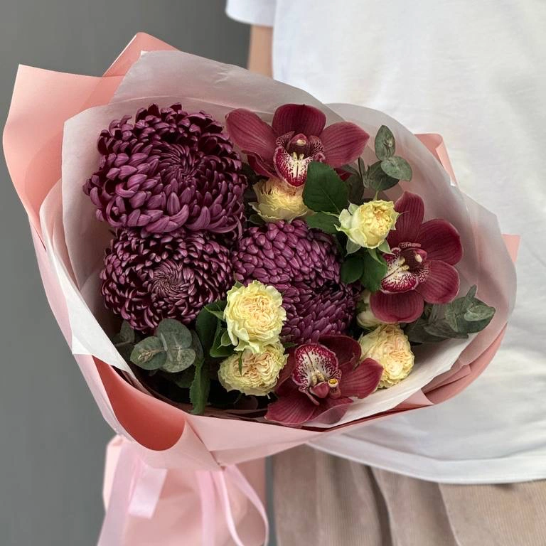 Хризантемы бигуди и орхидеи