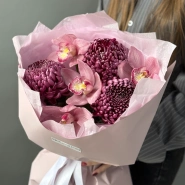 Нежный осенний букет с Хризантемой бигуди и орхидеей 0