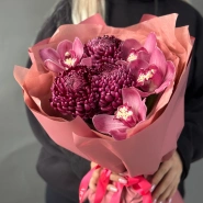 Осенний букет с хризантемой и орхидеей 0