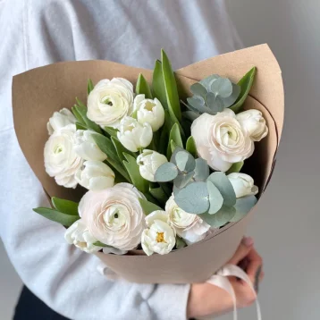 Тюльпаны и Ранункулюсы в крафте