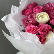 Яркий букет с ранункулюсами 🔥 3