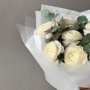 Эксклюзивный букет с ранункулюсами🤍 4