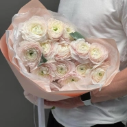 Экзотический монобукет из нежнейших ранункулюсов 0