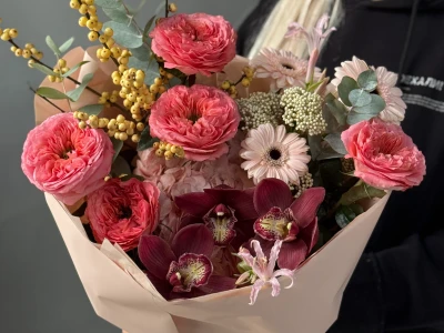 Осеннее настроение с орхидеей и розами