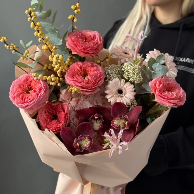 Осеннее настроение с орхидеей и розами