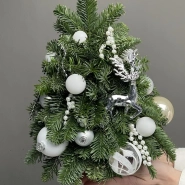 Ёлка ручной работы в серебрянных оттенках 1