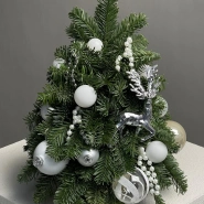 Ёлка ручной работы в серебрянных оттенках 0