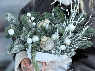 Крафтовая сумочка с хвойными ветками ( живая ель ) WHITE