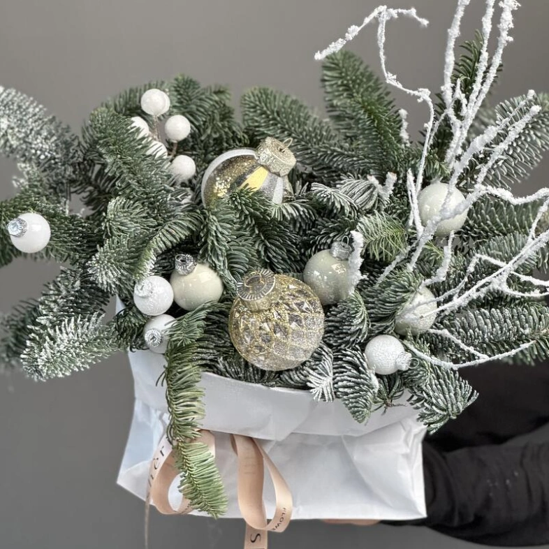 Крафтовая сумочка с хвойными ветками ( живая ель ) WHITE