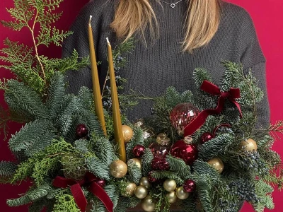 Новогодняя композиция с премиум свечами и игрушками