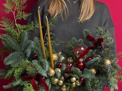 Новогодняя композиция с премиум свечами и игрушками