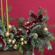 Новогодняя композиция с премиум свечами и игрушками 3