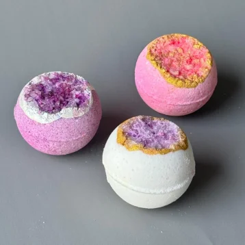 Бокс Бомбочки для ванны Жеода с солью 3 в наборе