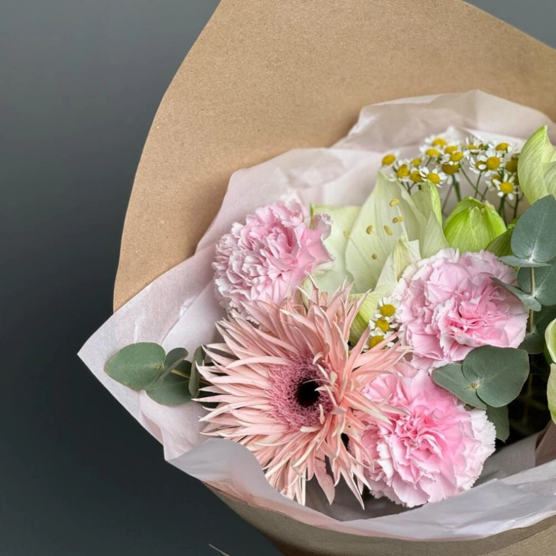 Сборный букет с Амариллисом