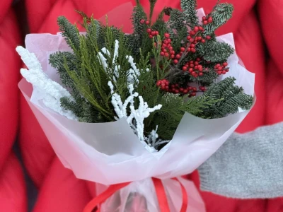 Авторский букет из датской ели сорта Нобилис