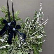 Новогодняя композиция из нобилиса с премиум-свечкми и украшениями 4