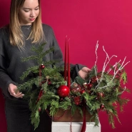 Новогодняя композиция из нобилиса ручной работы с премиум свечами и игрушками 2