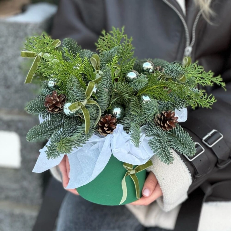 Хвойная композиция из еловых веток и нобилиса GREEN💚