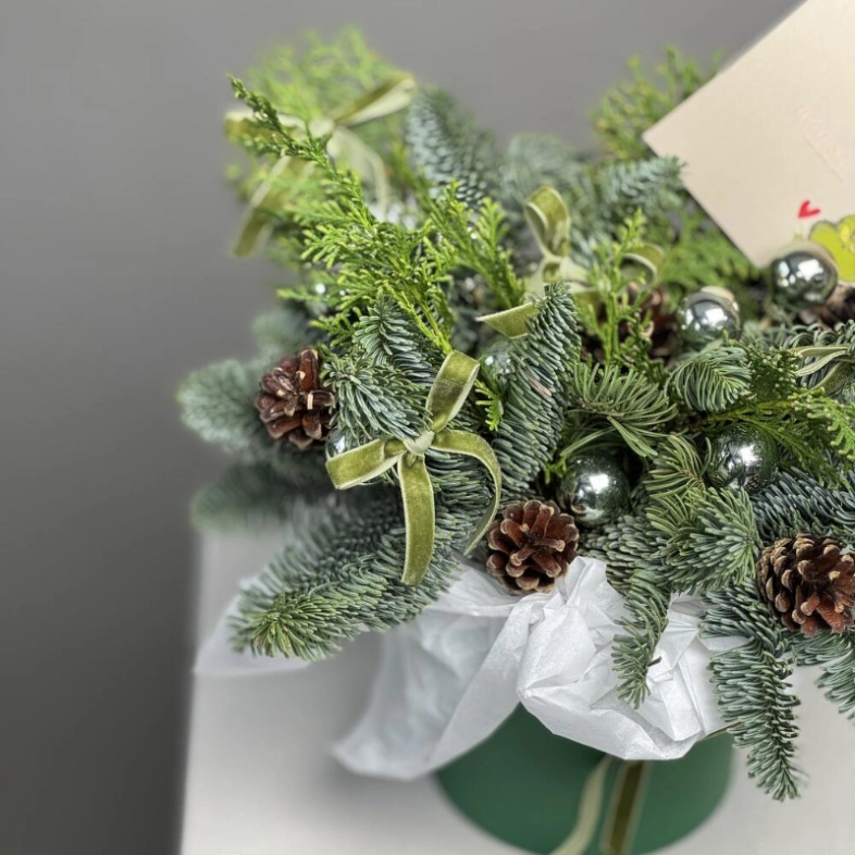 Хвойная композиция из еловых веток и нобилиса GREEN💚