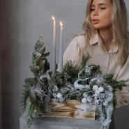 Композиция в деревянном ящике из нобилиса с интерьерными свечами 0